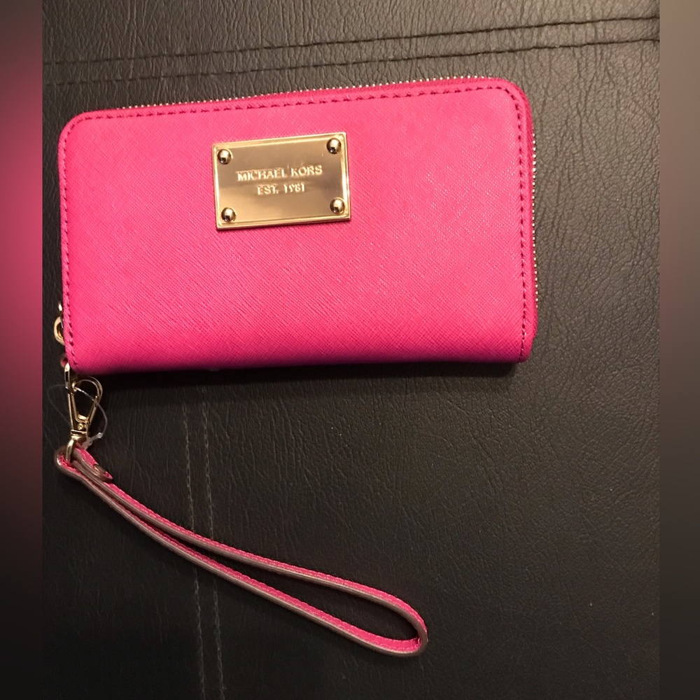 Michael Kors Saffiano PVC Large Multifunction Case